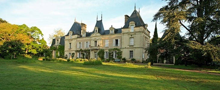 Dégustation de vins dans un château Pays de la Loire
